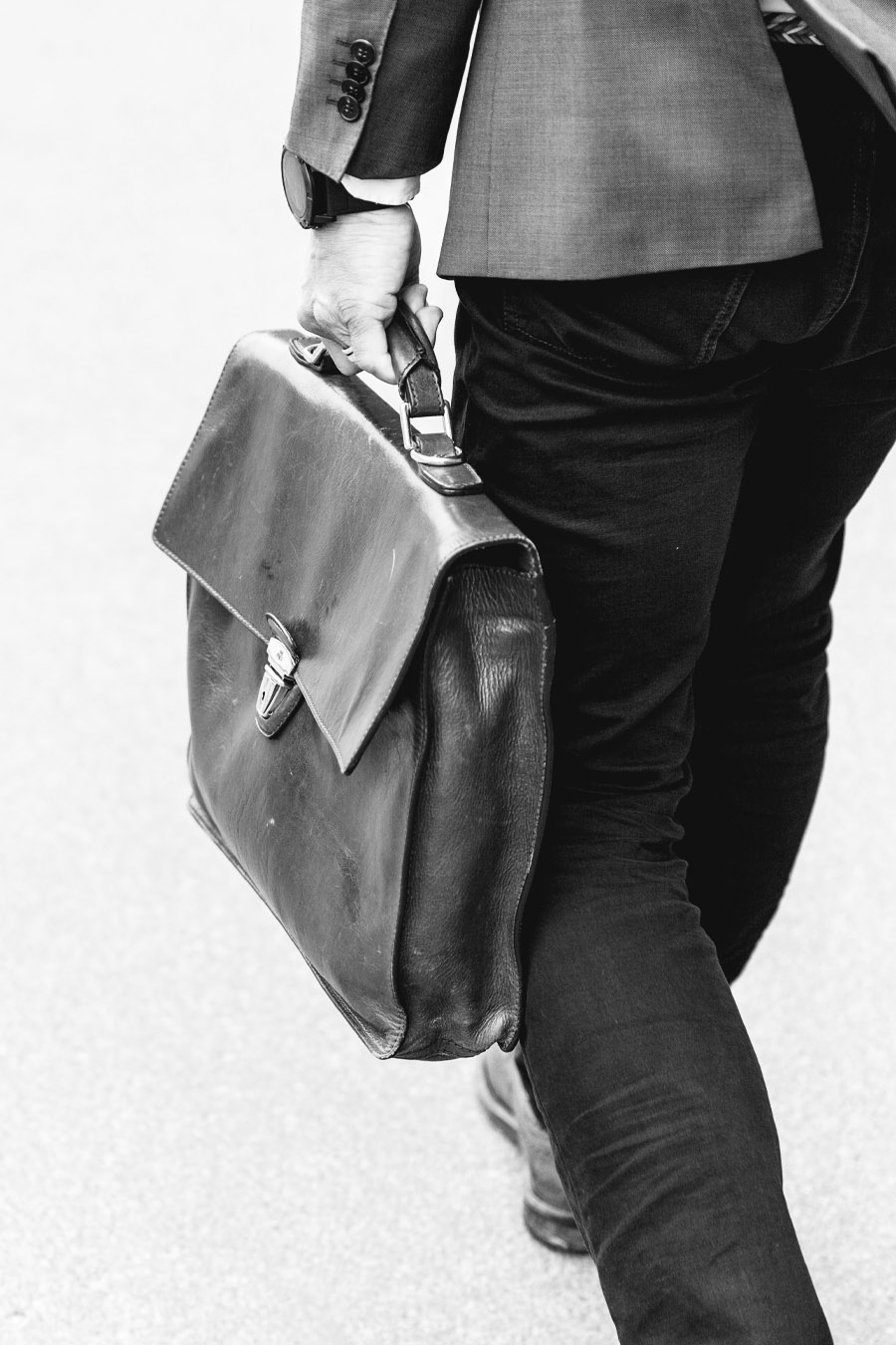 ryoji-iwata-wUZjnOv7t0g-unsplash-min (1)