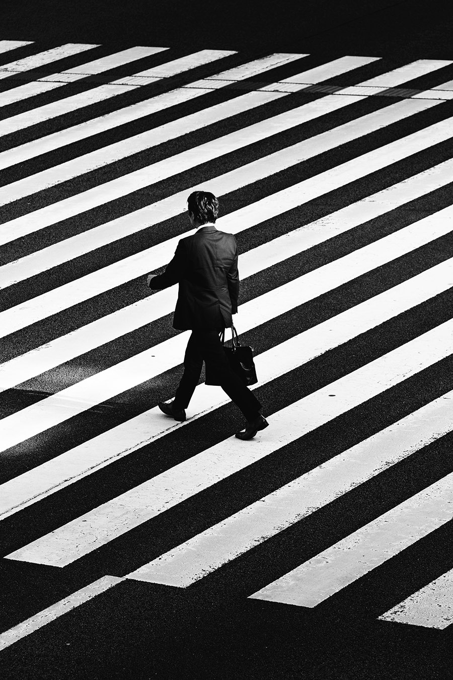 ryoji-iwata-wUZjnOv7t0g-unsplash-min